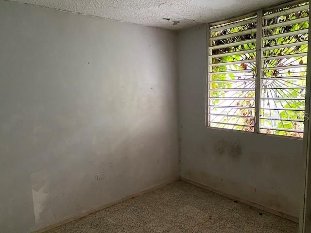 Vendido Recientemente: $85,000 (3 camas, 1 baños, 900 Pies cuadrados)