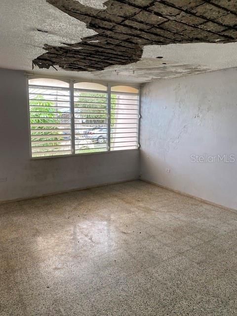 Vendido Recientemente: $85,000 (3 camas, 1 baños, 900 Pies cuadrados)