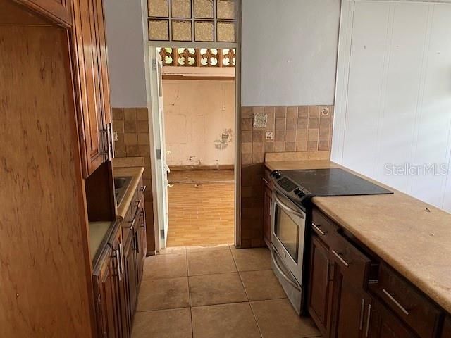 Vendido Recientemente: $85,000 (3 camas, 1 baños, 900 Pies cuadrados)