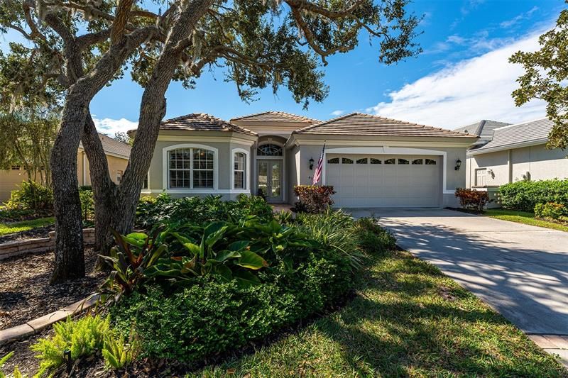 Recently Sold: $875,000 (3 beds, 2 baths, 2439 Square Feet)