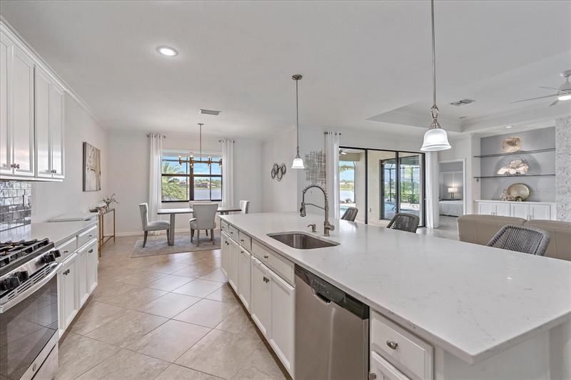 Recently Sold: $850,000 (3 beds, 3 baths, 2455 Square Feet)