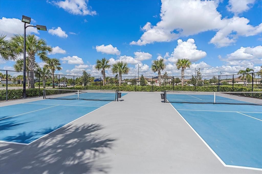 Recently Sold: $850,000 (3 beds, 3 baths, 2455 Square Feet)