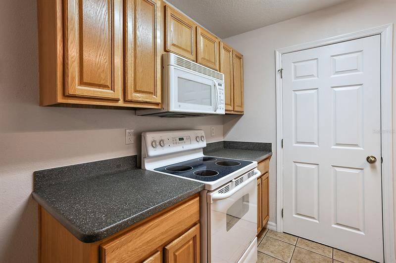 Recently Rented: $1,400 (2 beds, 2 baths, 1244 Square Feet)