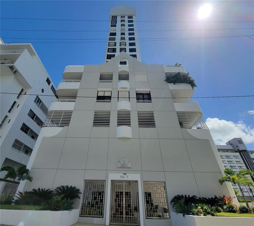 Recently Sold: $1,890,000 (3 beds, 3 baths, 3242 Square Feet)