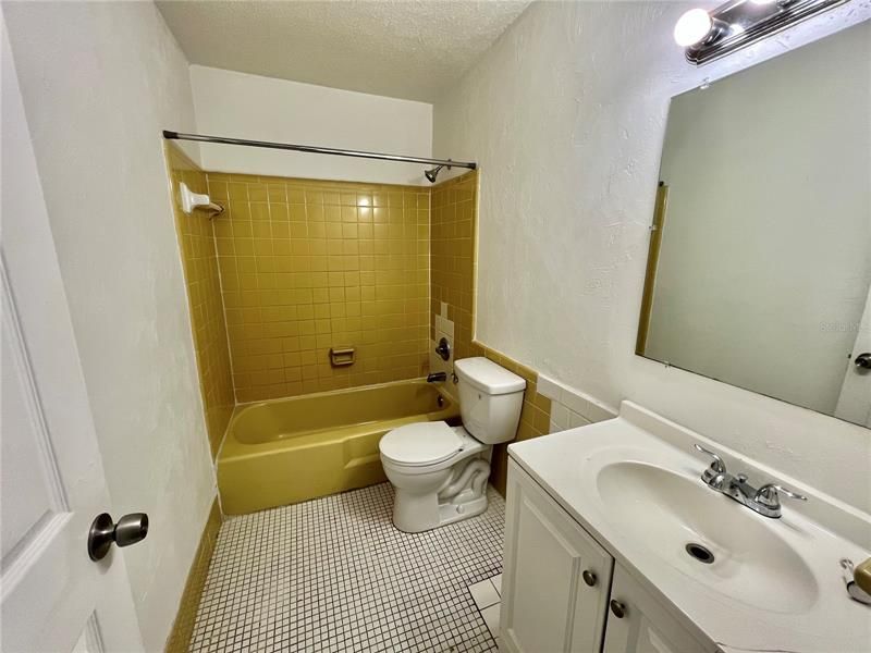 最近租的: $1,000 (2 贝兹, 1 浴室, 800 平方英尺)