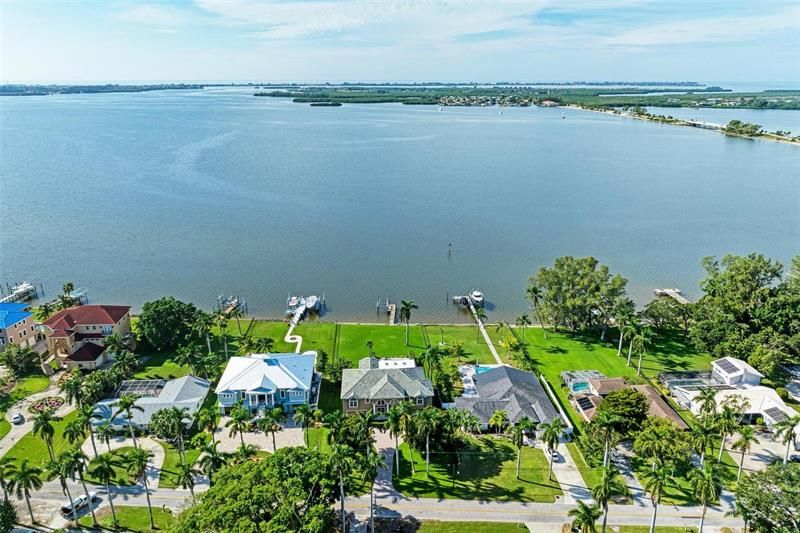 Recently Sold: $3,600,000 (3 beds, 3 baths, 3580 Square Feet)