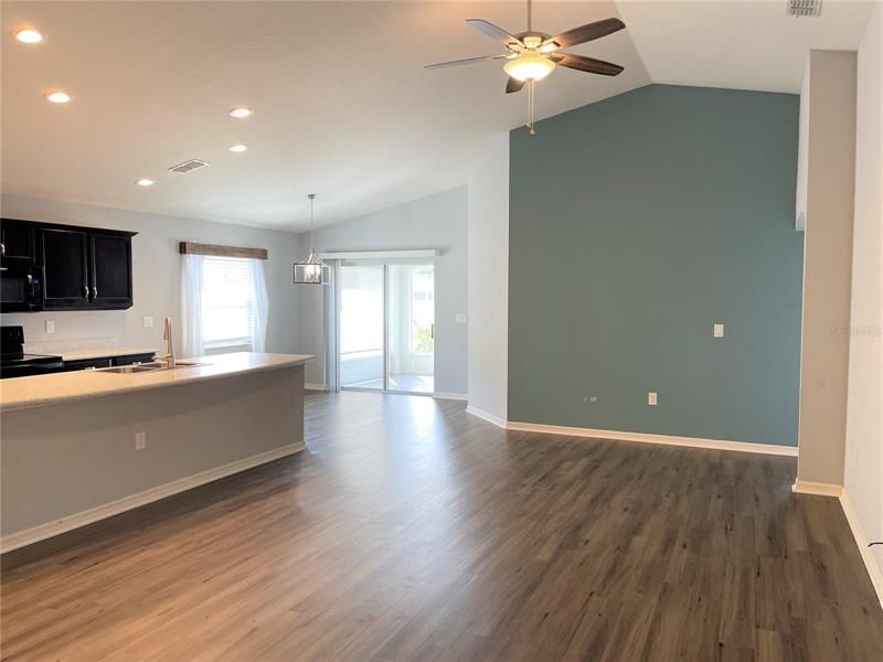 Recently Rented: $2,495 (4 beds, 2 baths, 1717 Square Feet)