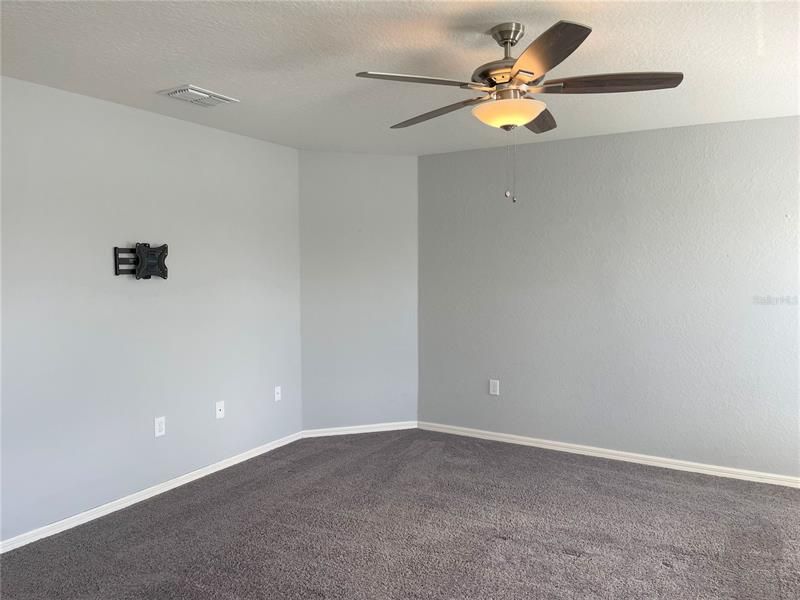 Recently Rented: $2,495 (4 beds, 2 baths, 1717 Square Feet)