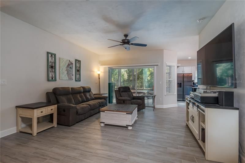Recently Sold: $375,000 (3 beds, 2 baths, 1906 Square Feet)