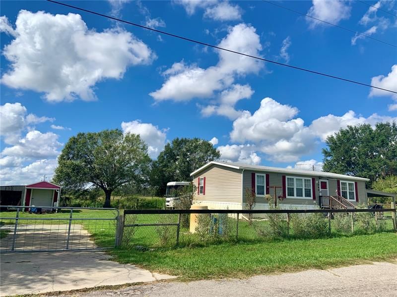 Recently Sold: $169,000 (3 beds, 2 baths, 1215 Square Feet)