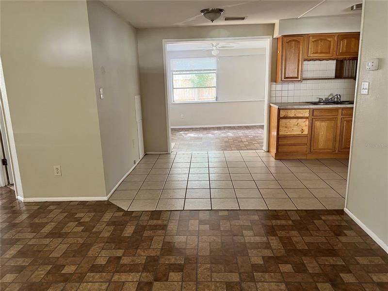 Recently Rented: $1,550 (2 beds, 1 baths, 1061 Square Feet)