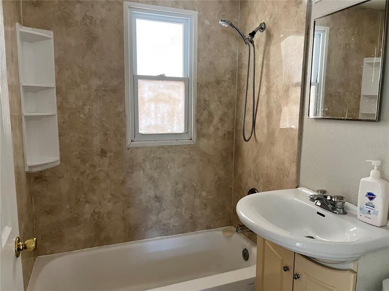 Недавно арендовано: $1,550 (2 спален, 1 ванн, 1061 Квадратных фут)