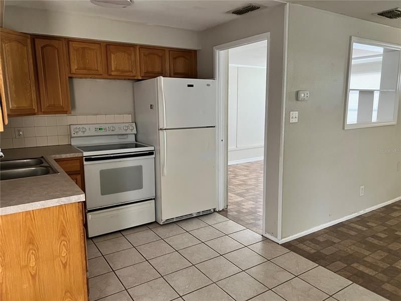 Recently Rented: $1,550 (2 beds, 1 baths, 1061 Square Feet)