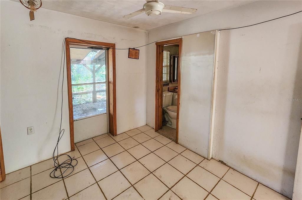 Vendido Recientemente: $130,000 (3 camas, 2 baños, 1584 Pies cuadrados)