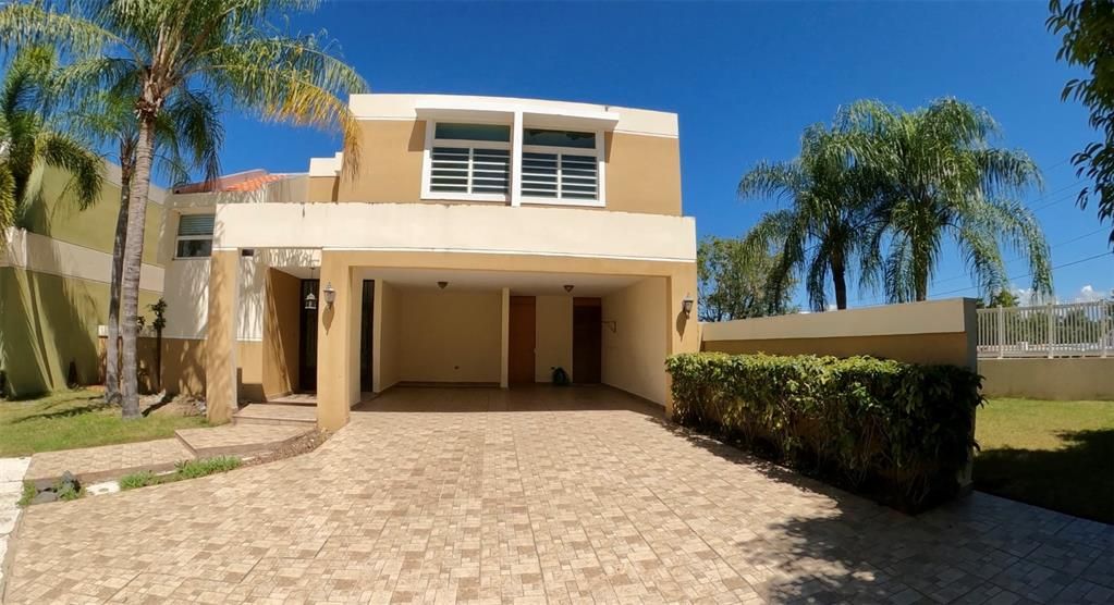 Recently Sold: $365,000 (4 beds, 2 baths, 2001 Square Feet)