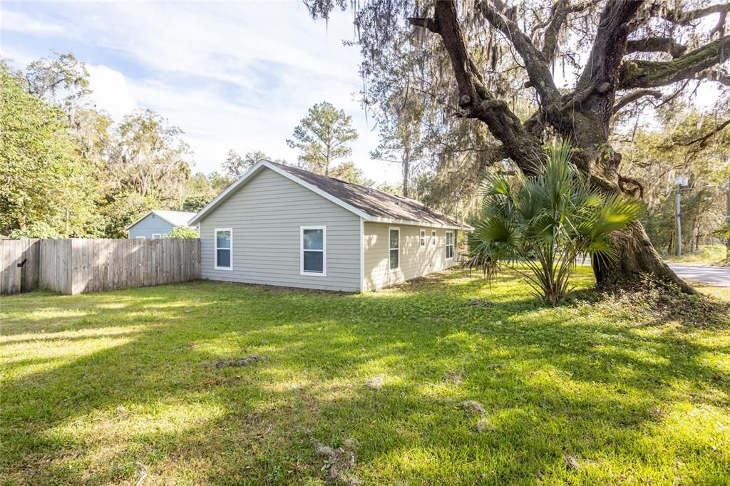 Recently Sold: $195,000 (3 beds, 2 baths, 1212 Square Feet)