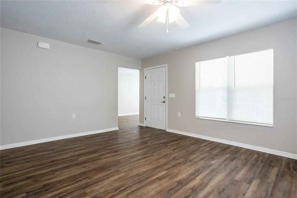 Recently Sold: $195,000 (3 beds, 2 baths, 1212 Square Feet)