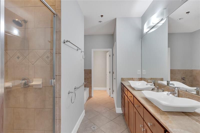 Recently Sold: $359,000 (2 beds, 2 baths, 1785 Square Feet)