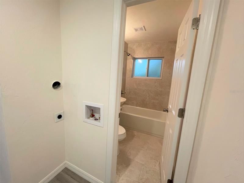 最近售出: $175,000 (3 贝兹, 1 浴室, 960 平方英尺)