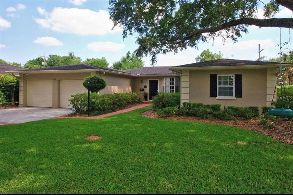 Recently Sold: $984,000 (3 beds, 2 baths, 2478 Square Feet)