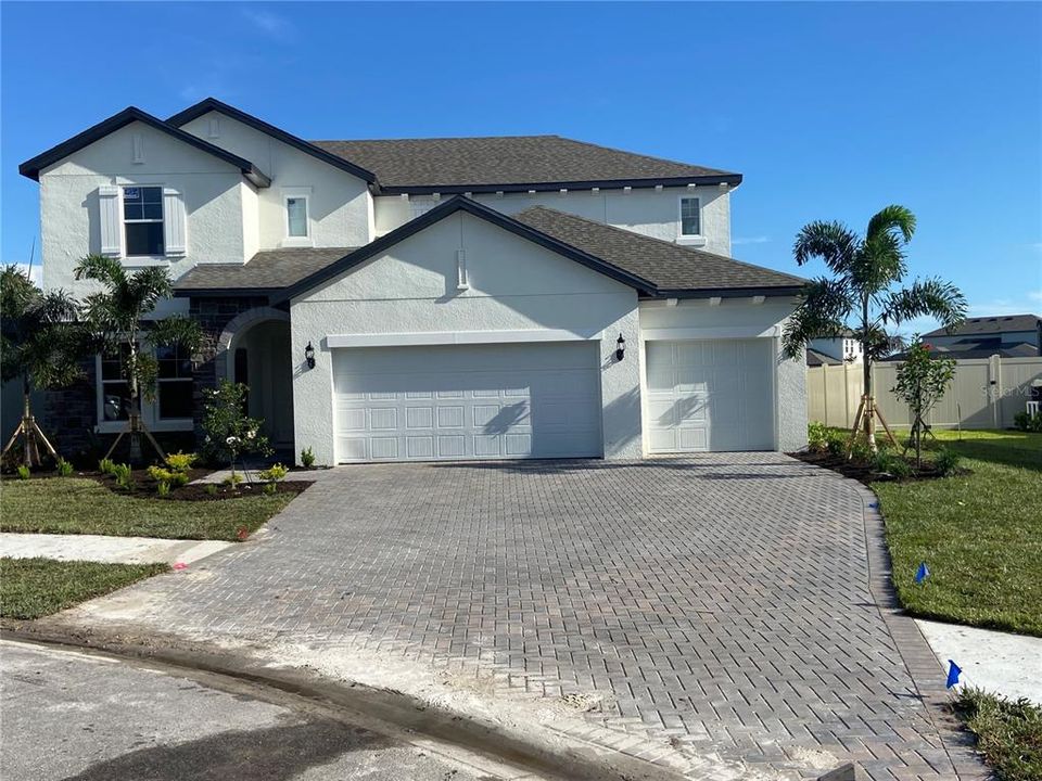 Vendido Recientemente: $819,256 (4 camas, 3 baños, 3651 Pies cuadrados)