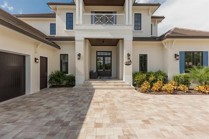 Recently Sold: $4,300,000 (4 beds, 4 baths, 4985 Square Feet)