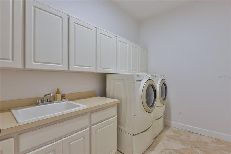 Main laundry/utility room