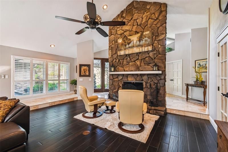 Recently Sold: $985,000 (5 beds, 4 baths, 3736 Square Feet)