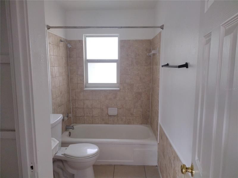 Недавно арендовано: $1,100 (2 спален, 1 ванн, 720 Квадратных фут)