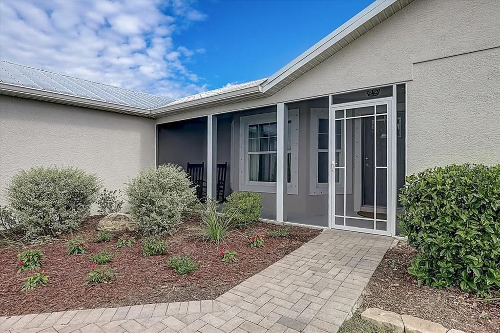 Recently Sold: $635,000 (3 beds, 2 baths, 1457 Square Feet)