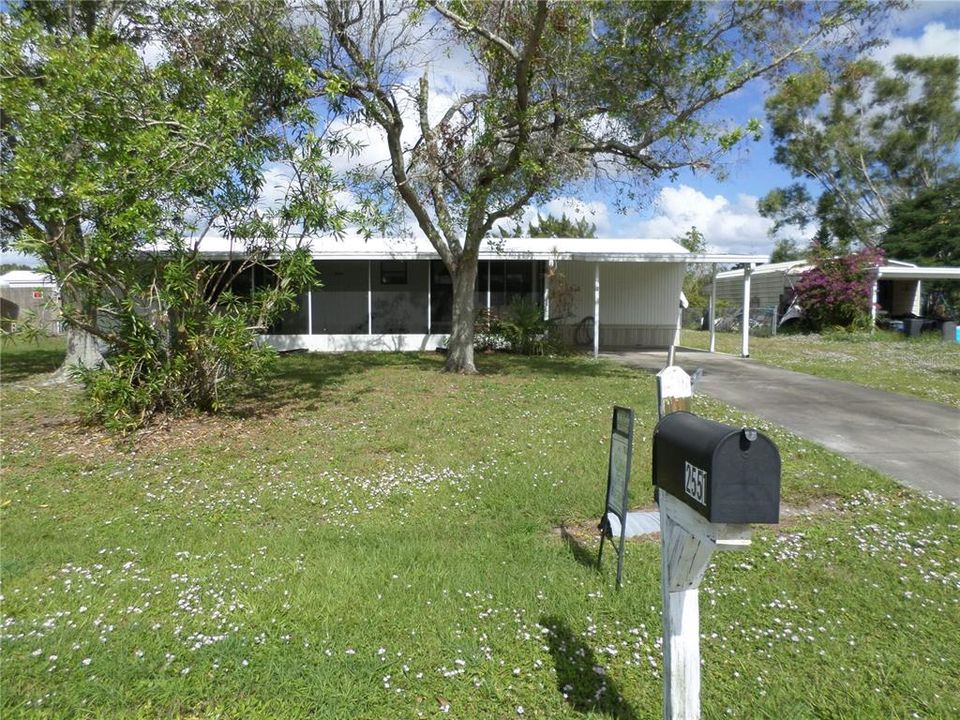 Mobile Home with additions Carport and Screened Room