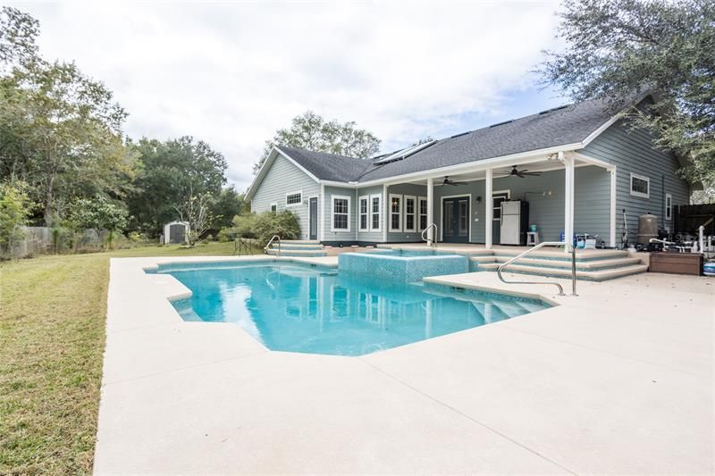 Recently Sold: $549,000 (4 beds, 2 baths, 2569 Square Feet)