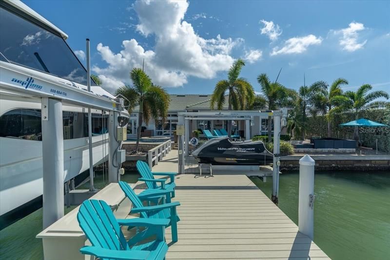 Recently Sold: $2,800,000 (3 beds, 3 baths, 2771 Square Feet)