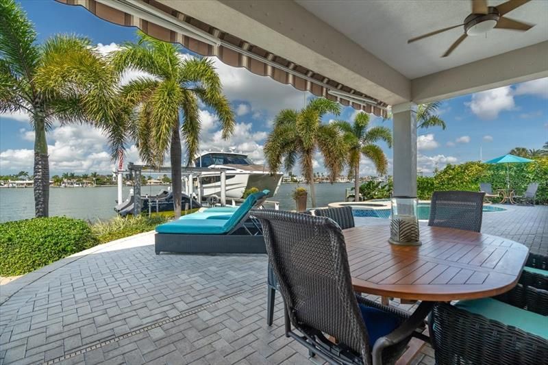 Recently Sold: $2,800,000 (3 beds, 3 baths, 2771 Square Feet)