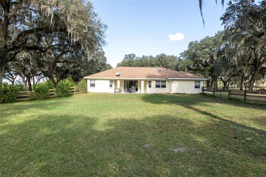 Recently Sold: $993,000 (3 beds, 2 baths, 1821 Square Feet)