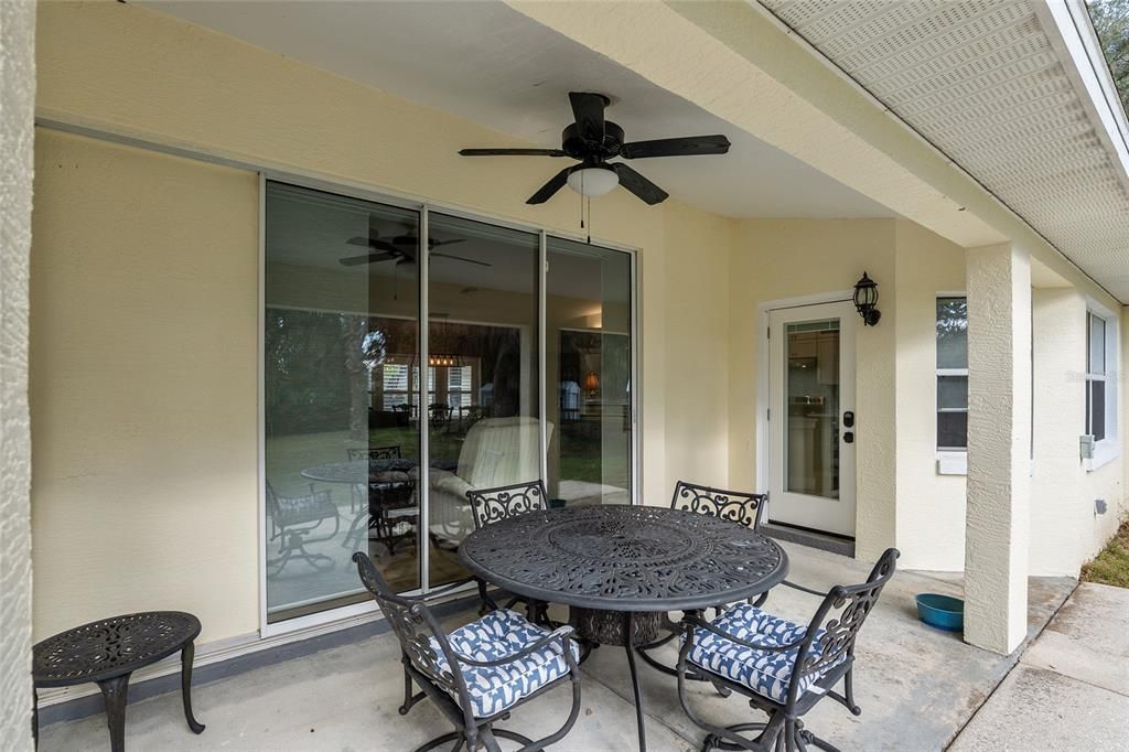 Recently Sold: $993,000 (3 beds, 2 baths, 1821 Square Feet)