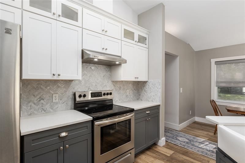 Recently Sold: $993,000 (3 beds, 2 baths, 1821 Square Feet)