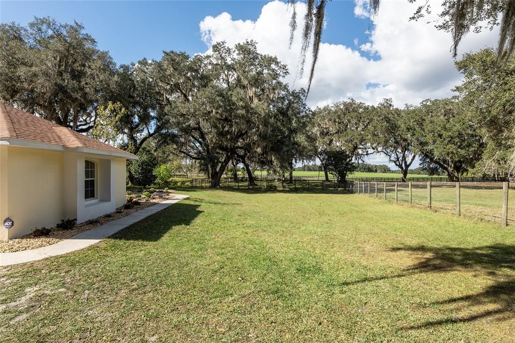 Recently Sold: $993,000 (3 beds, 2 baths, 1821 Square Feet)