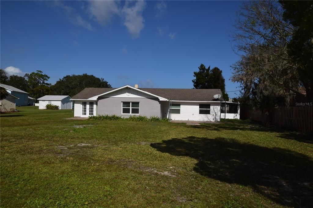 Recently Rented: $1,980 (4 beds, 2 baths, 1900 Square Feet)