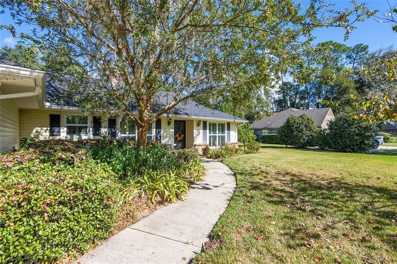 Recently Sold: $425,000 (4 beds, 2 baths, 2301 Square Feet)