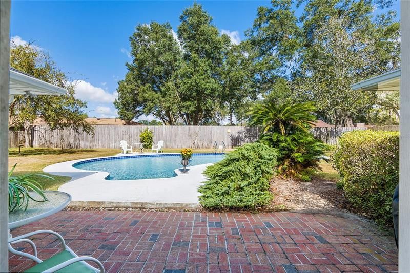 Recently Sold: $425,000 (4 beds, 2 baths, 2301 Square Feet)