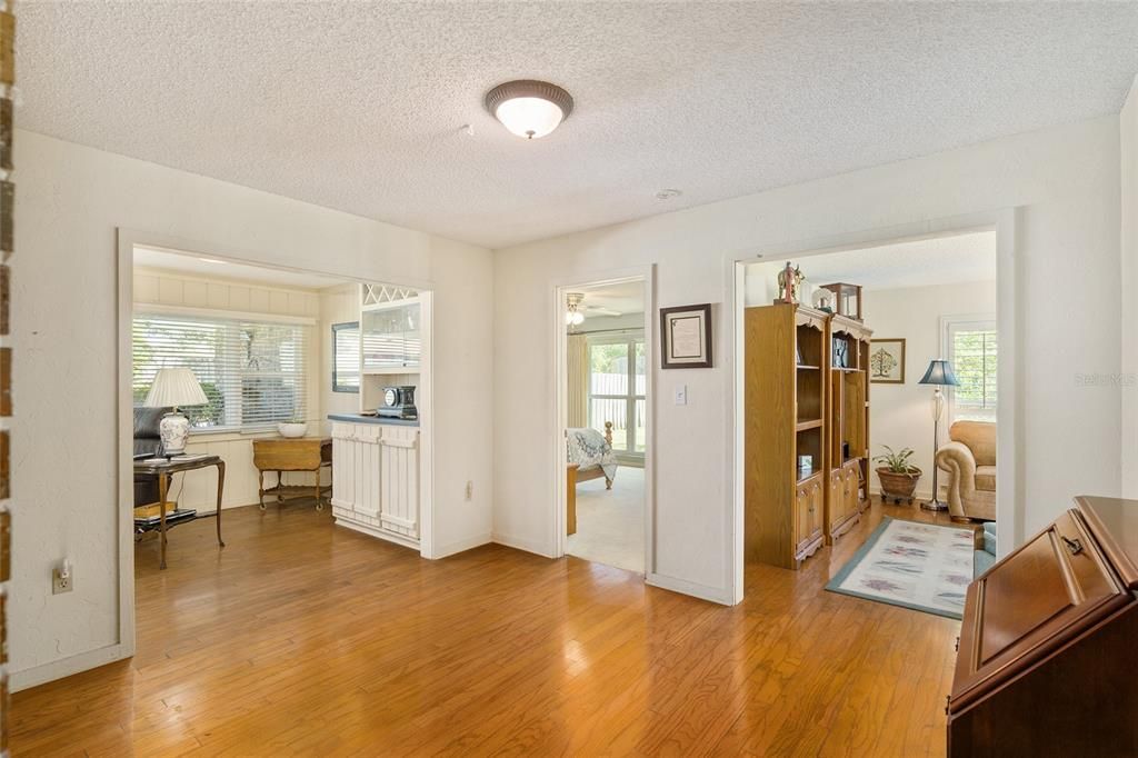 Recently Sold: $425,000 (4 beds, 2 baths, 2301 Square Feet)