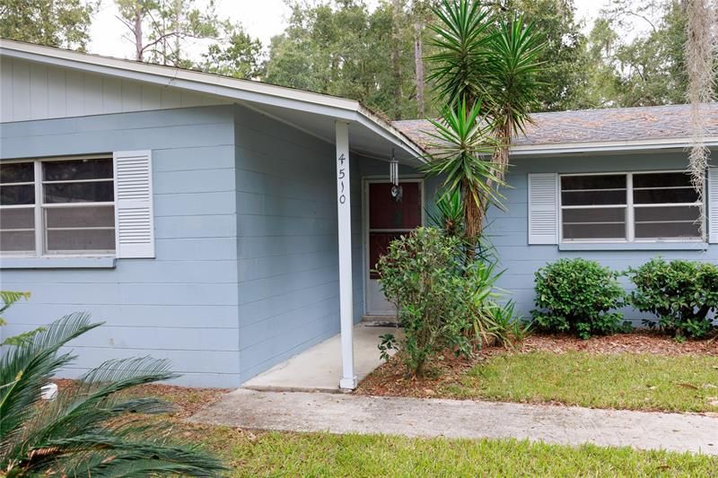 Recently Sold: $320,000 (3 beds, 2 baths, 1560 Square Feet)