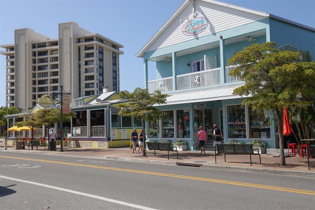 SIESTA KEY - "DAIQUIRI DECK" FUN AND SHOPS