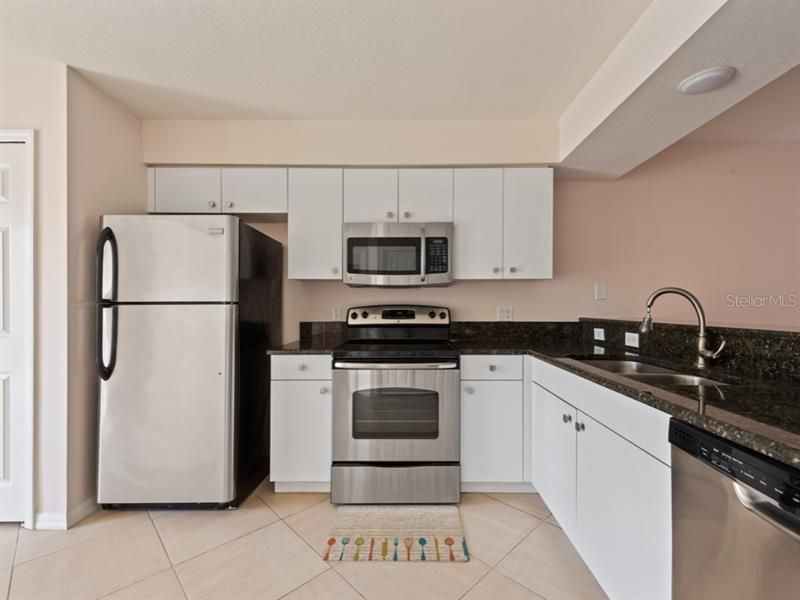 Recently Sold: $369,000 (2 beds, 2 baths, 1377 Square Feet)