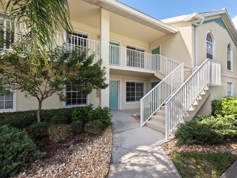 Recently Sold: $369,000 (2 beds, 2 baths, 1377 Square Feet)