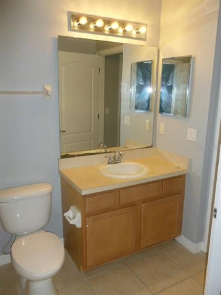 2ND FLOOR BATHROOM