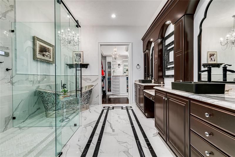 Master Bath/Inlaid Marble Floors and Mother of Pearl Bath!
