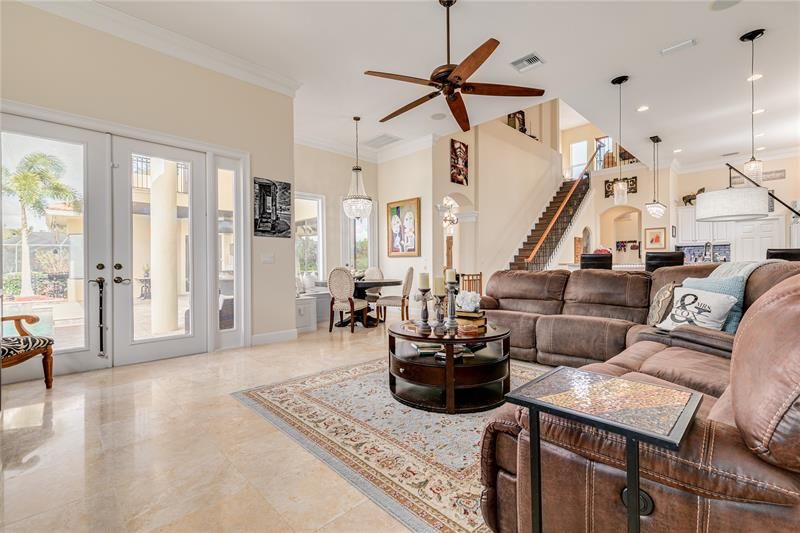 Recently Sold: $1,950,000 (4 beds, 3 baths, 5592 Square Feet)
