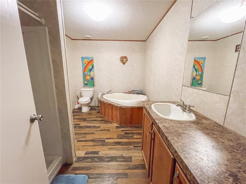 最近售出: $289,000 (4 贝兹, 2 浴室, 1976 平方英尺)